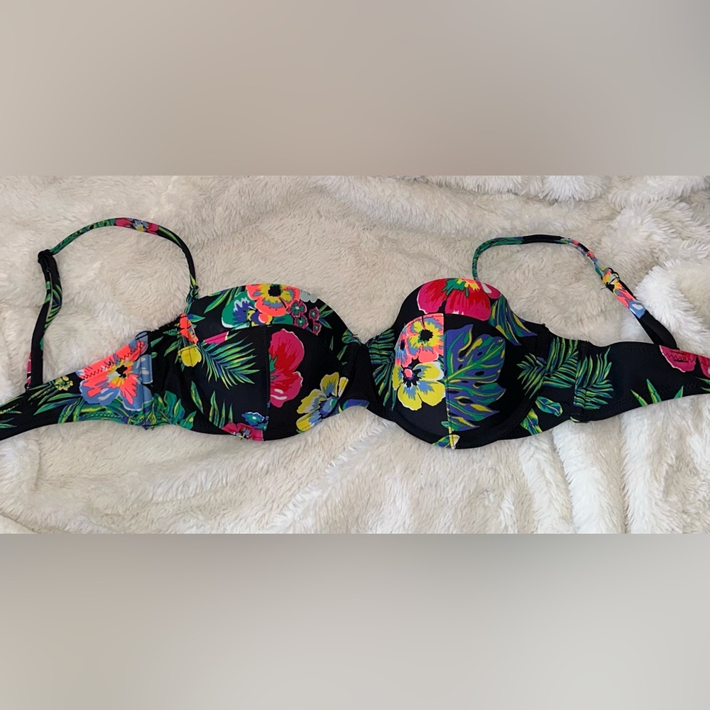 Doll’s Tropical Bikini Top- Black - Picture 2 of 6